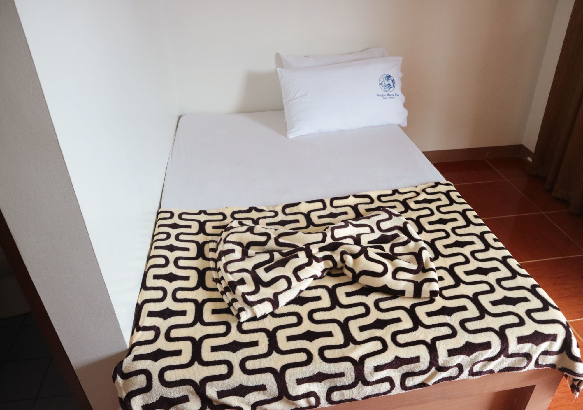 Pacific Waves Inn Baler Eksteriør bilde