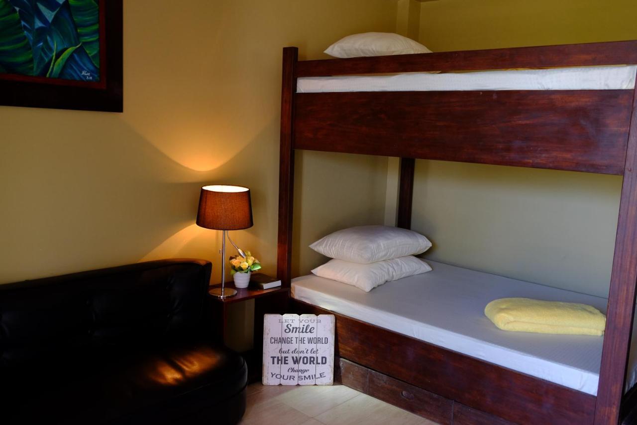 Pacific Waves Inn Baler Eksteriør bilde